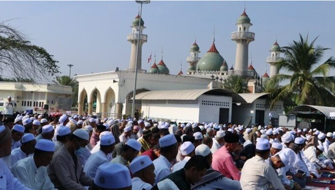 500 Muslim Pattani Salat Minta Hujan Minta Cuaca Panas di Thailand Berakhir